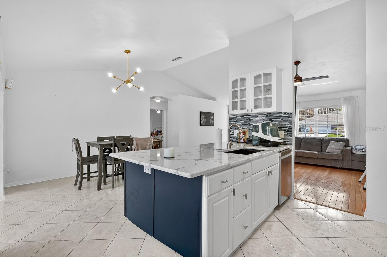 PINE LAKES - Residential