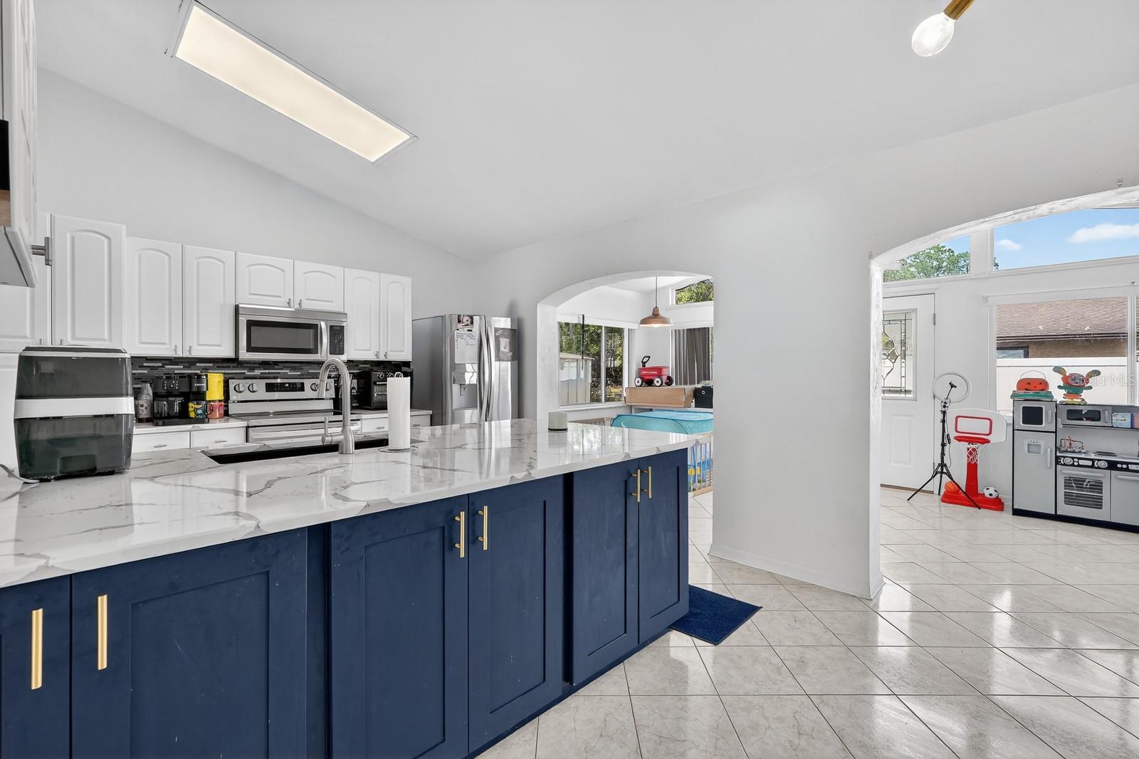 PINE LAKES - Residential