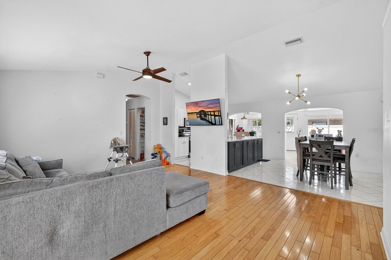 PINE LAKES - Residential