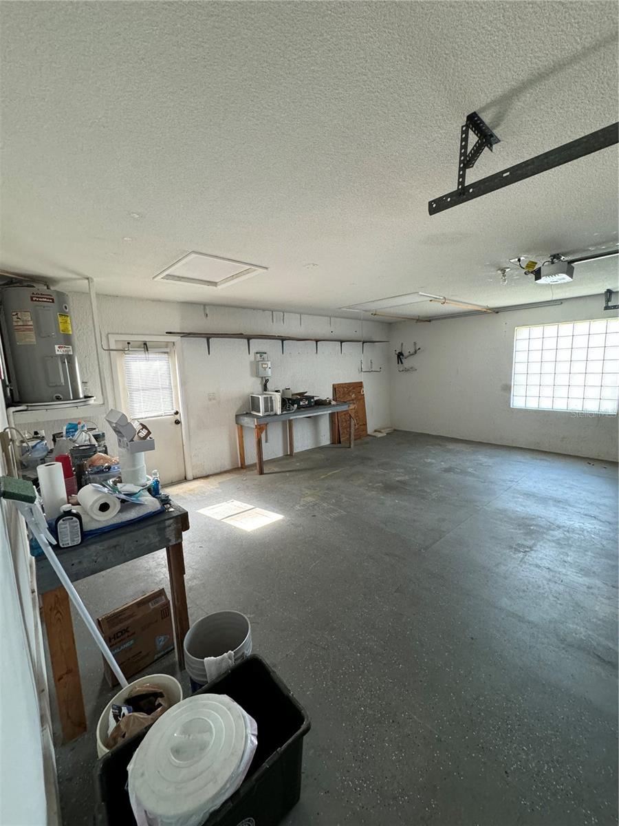 RIVER COUNTRY ESTATES - Residential Lease