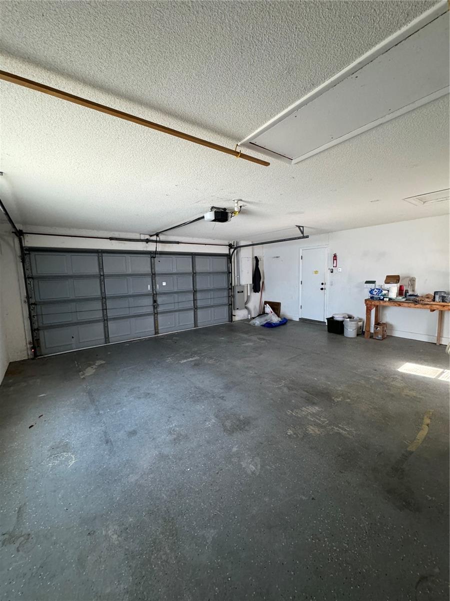 RIVER COUNTRY ESTATES - Residential Lease