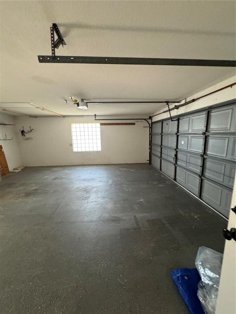 RIVER COUNTRY ESTATES - Residential Lease