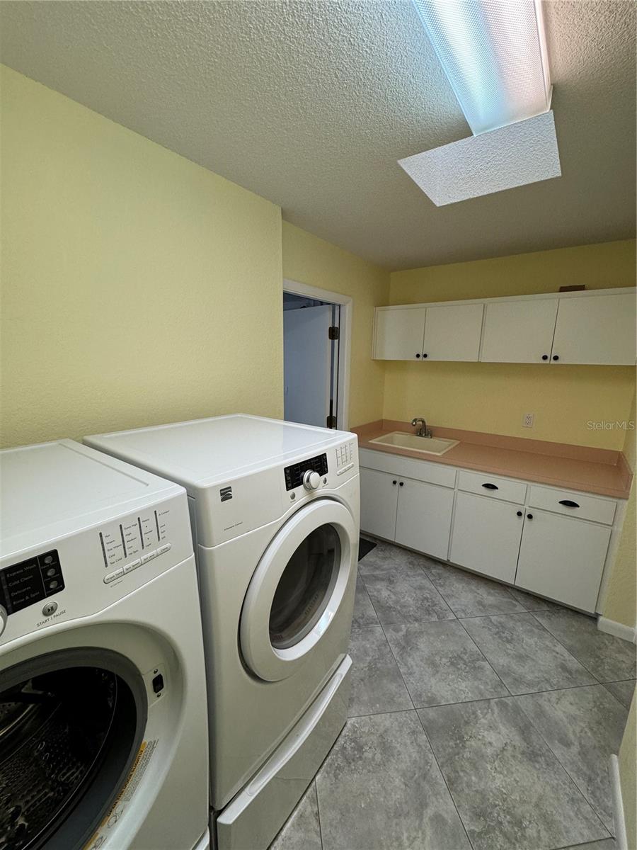 RIVER COUNTRY ESTATES - Residential Lease