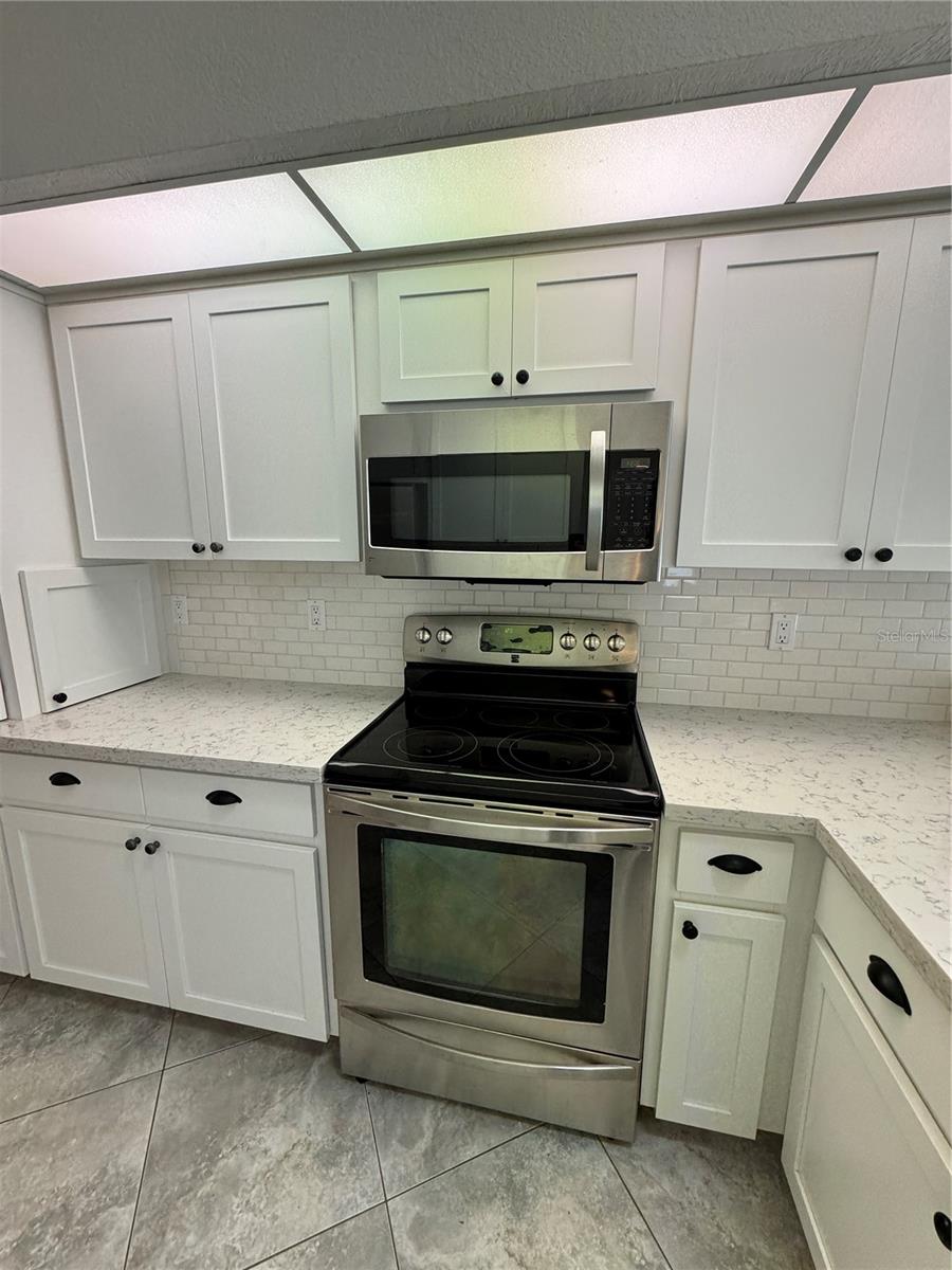 RIVER COUNTRY ESTATES - Residential Lease