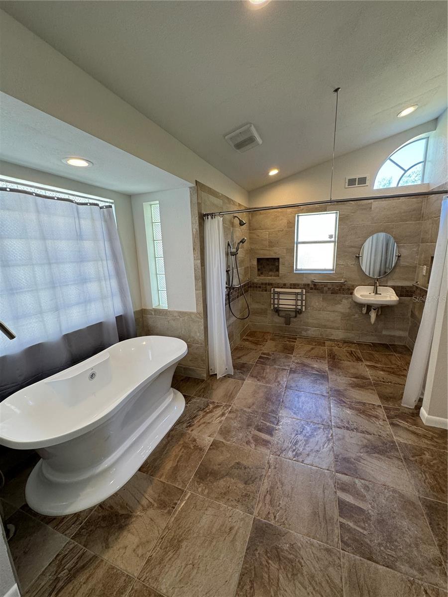 RIVER COUNTRY ESTATES - Residential Lease