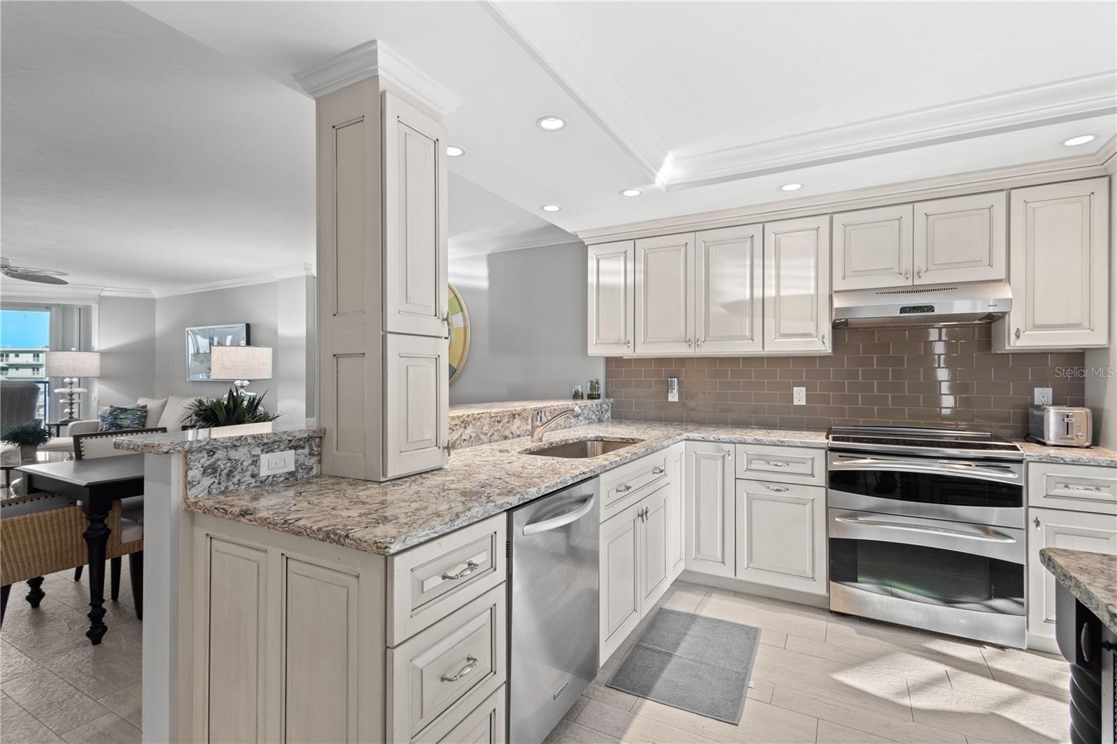 5880 MIDNIGHT PASS ROAD 804, SARASOTA, FL, 34242 2 5880 MIDNIGHT PASS ROAD 804