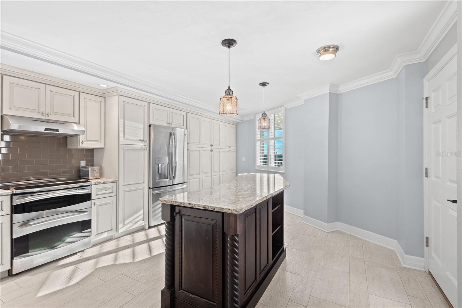 5880 MIDNIGHT PASS ROAD 804, SARASOTA, FL, 34242 1 5880 MIDNIGHT PASS ROAD 804