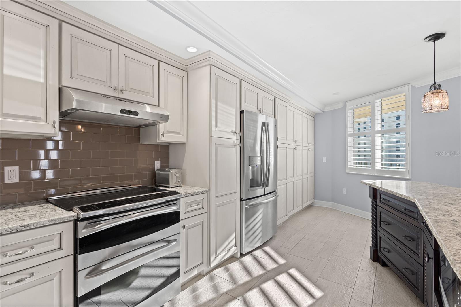 5880 MIDNIGHT PASS ROAD 804, SARASOTA, FL, 34242 3 5880 MIDNIGHT PASS ROAD 804