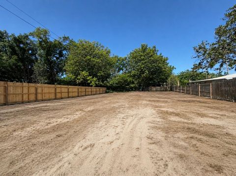 Photo of 1214 Tedrow Road, Lakeland, FL 33805 (MLS # TB8504808)