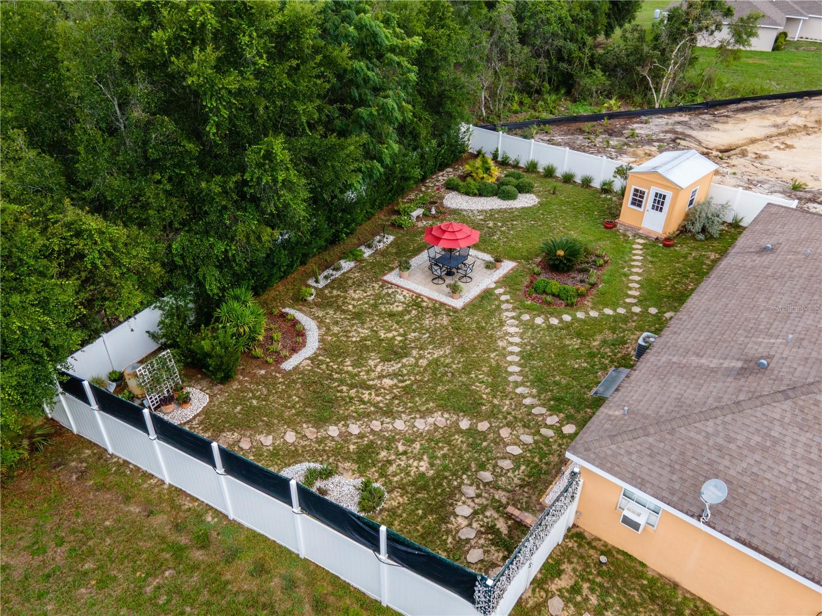 189 OAK CIRCLE
