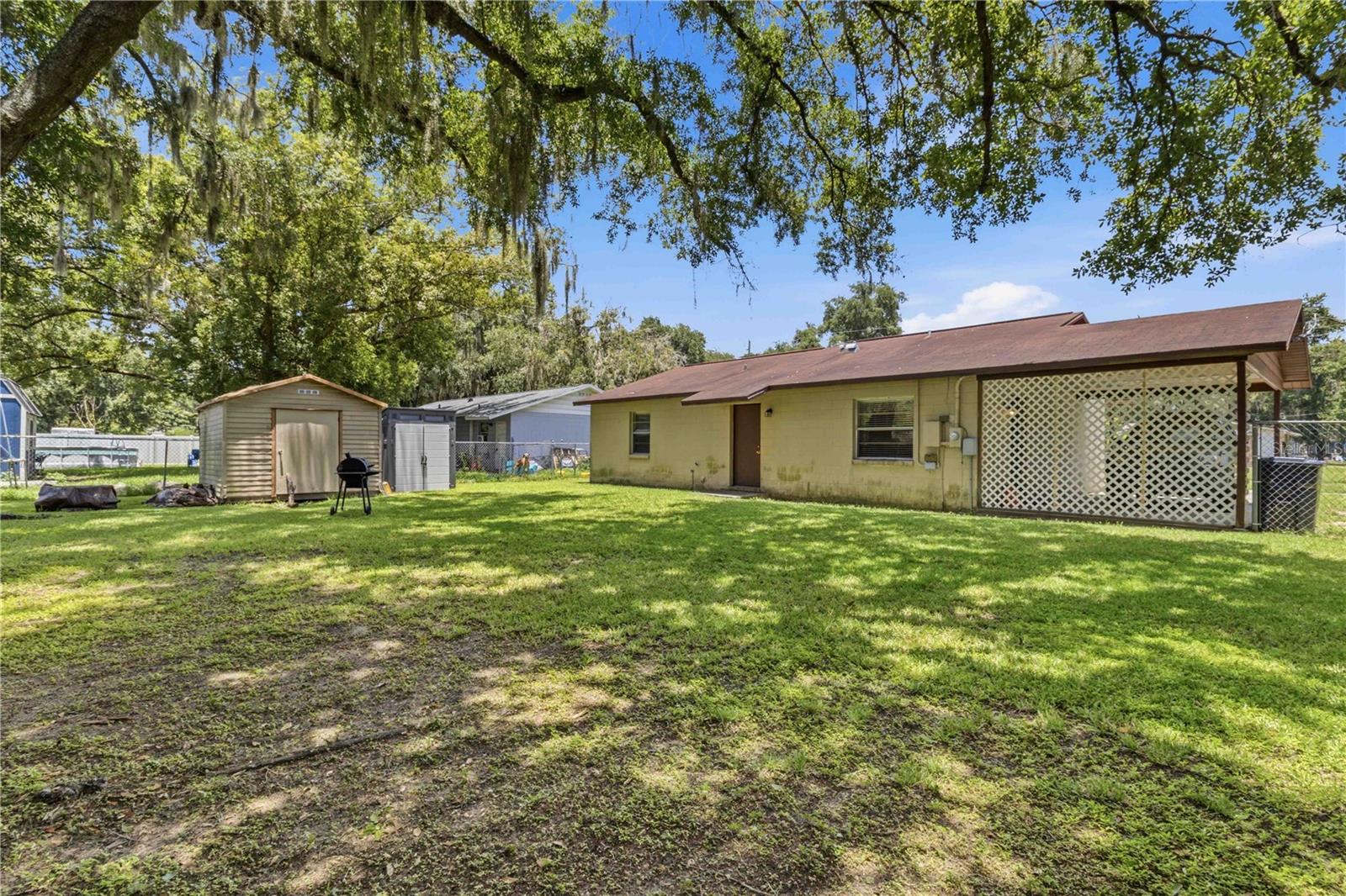 2113 OAKVIEW LANE