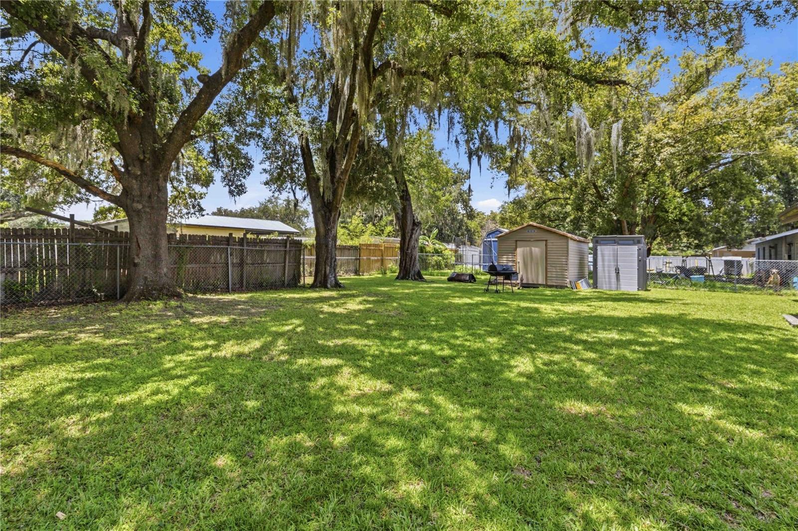 2113 OAKVIEW LANE