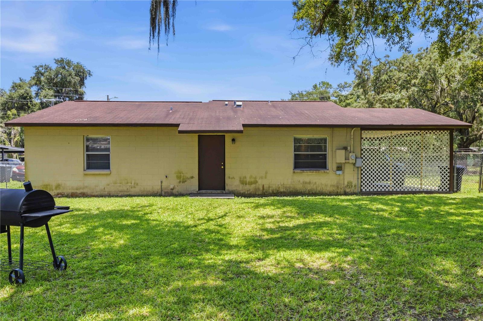 2113 OAKVIEW LANE