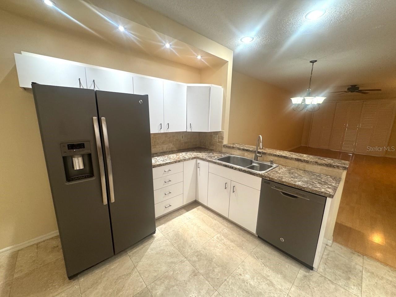 LAUREL OAKS AT EAST LAKE - Residential Lease