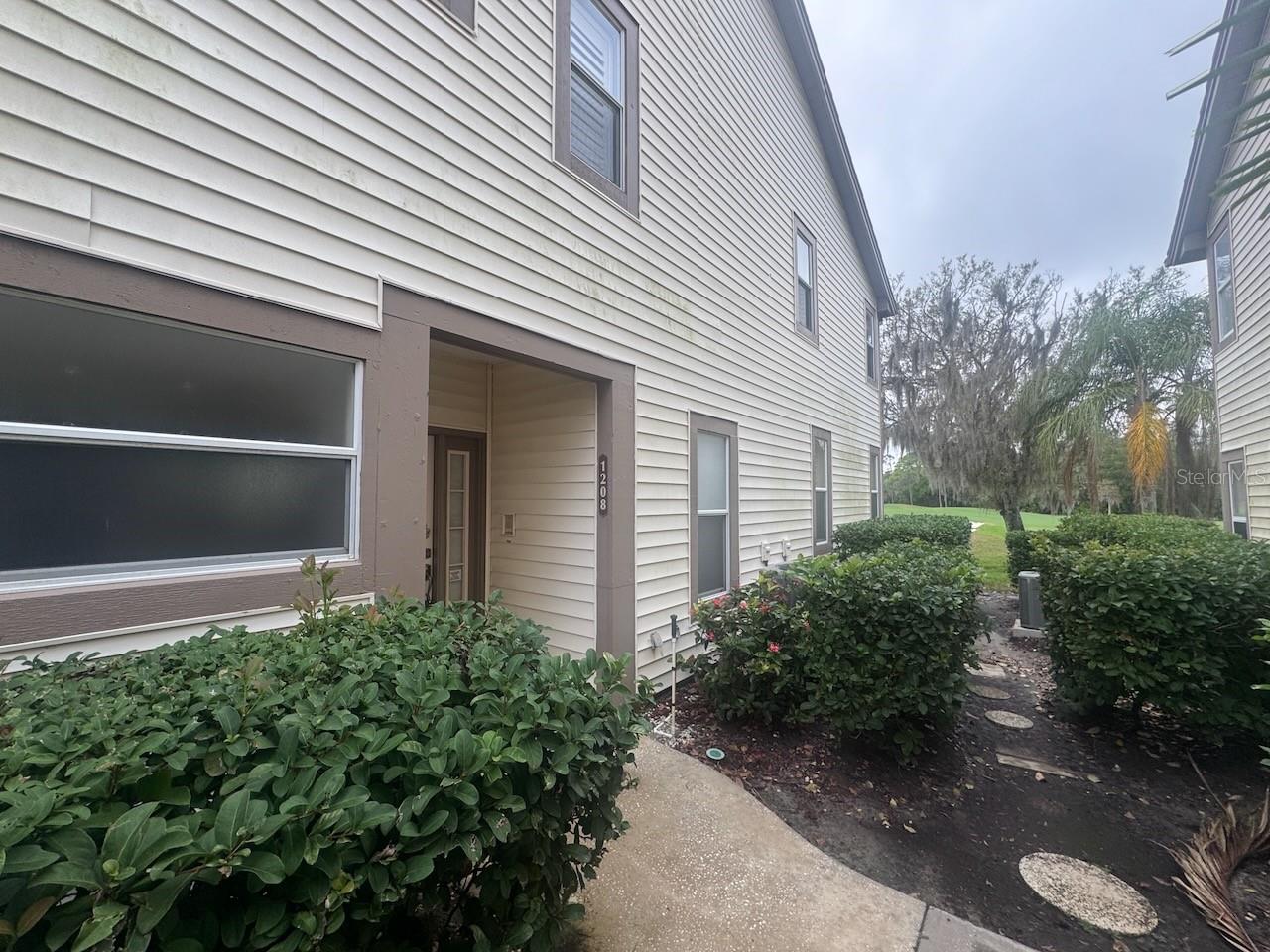 LAUREL OAKS AT EAST LAKE - Residential Lease