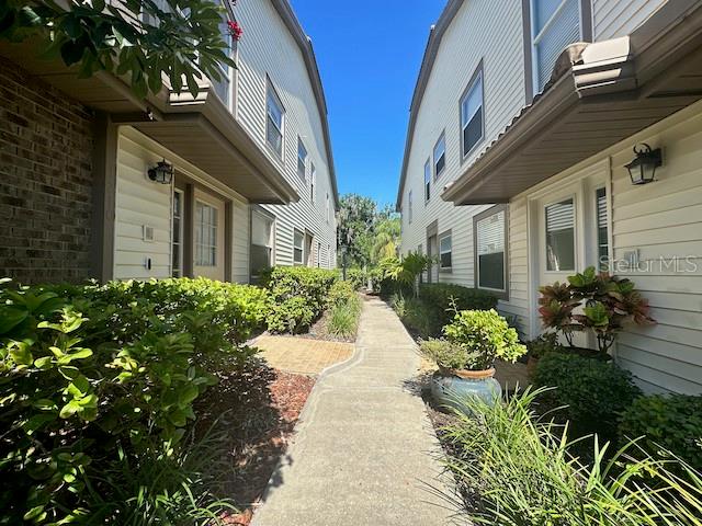 LAUREL OAKS AT EAST LAKE - Residential Lease