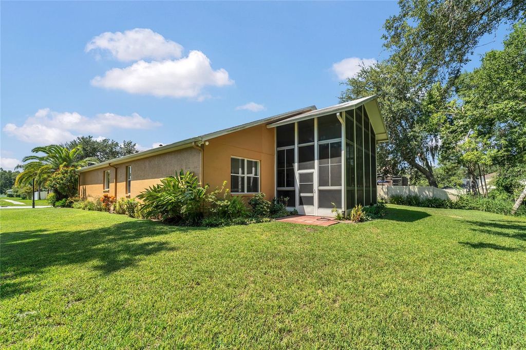 Photo of 27045 Silverleaf Way, Wesley Chapel, FL 33544 (MLS # O6329694)
