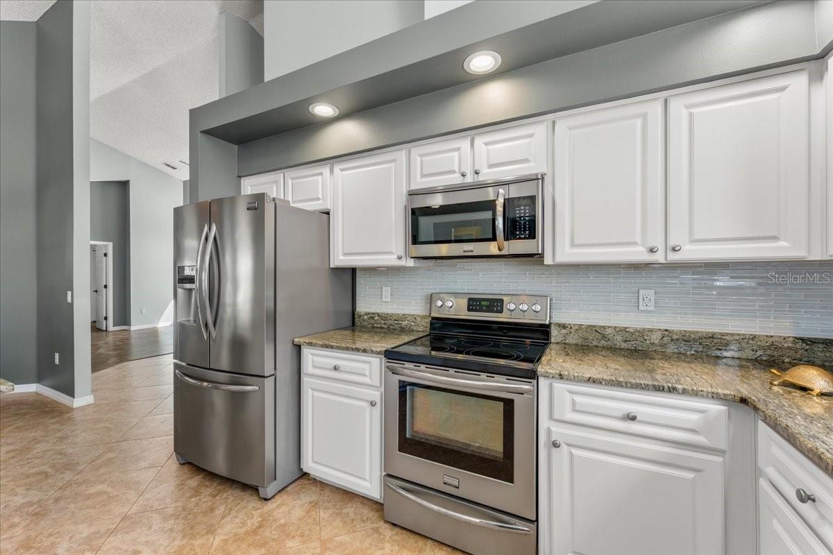 ALICO ESTATES - Residential Lease