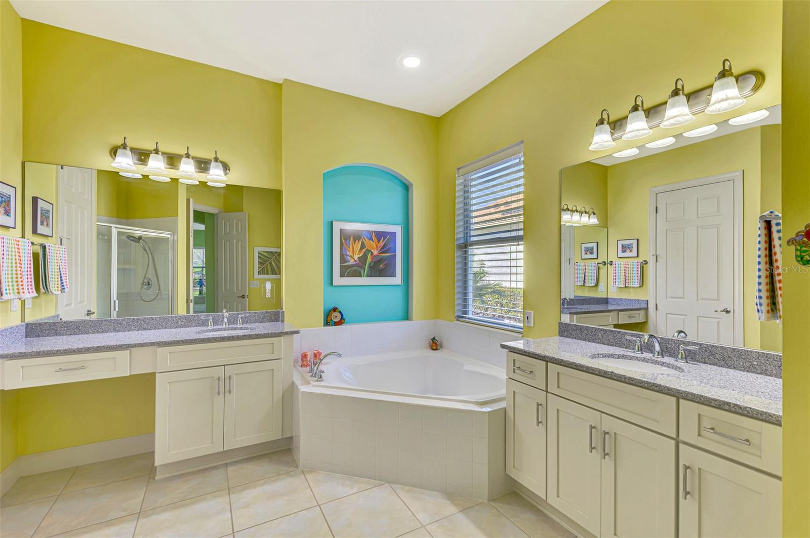 RIVERWOOD - Residential