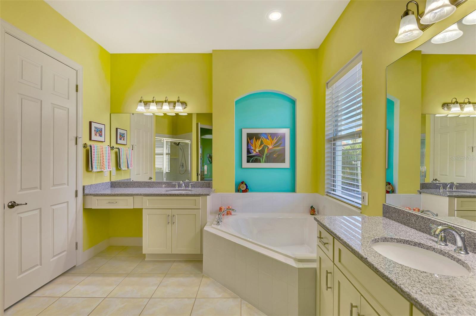 RIVERWOOD - Residential