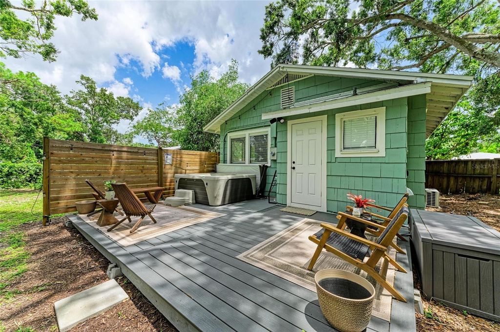 Photo of 2418 12th Avenue W, Bradenton, FL 34205 (MLS # A4664364)