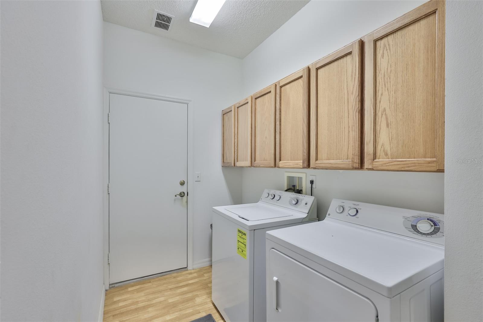 FAIRBOURNE CONDO - Residential