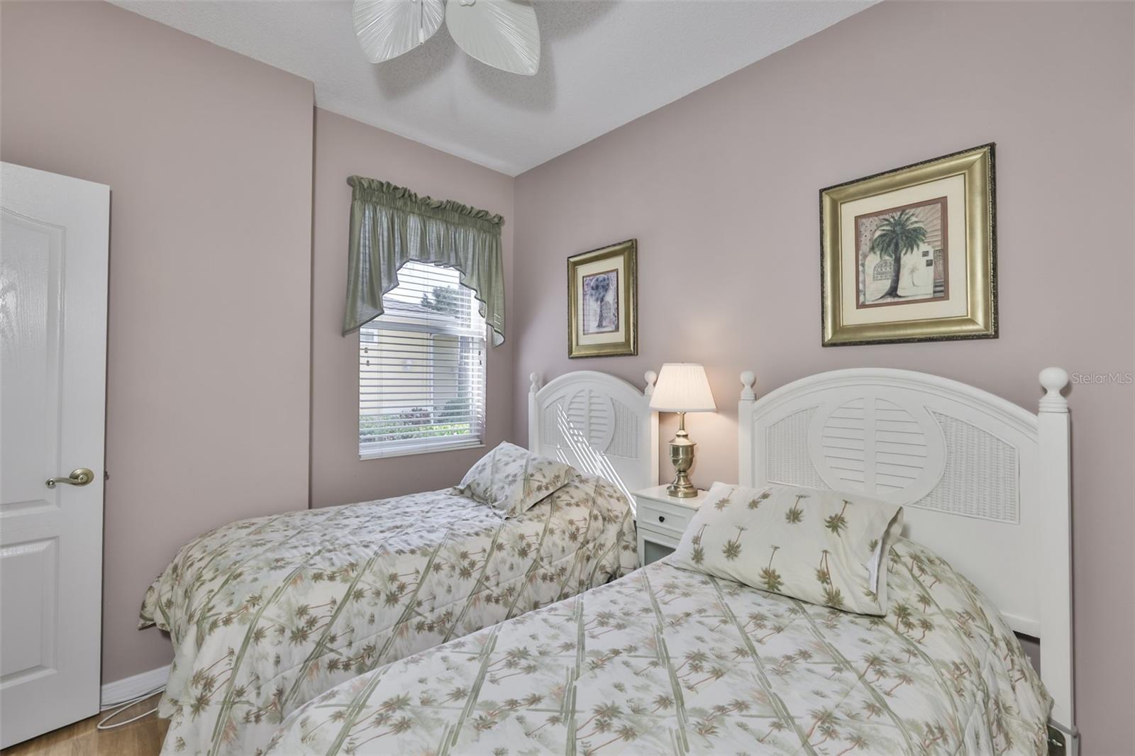 FAIRBOURNE CONDO - Residential