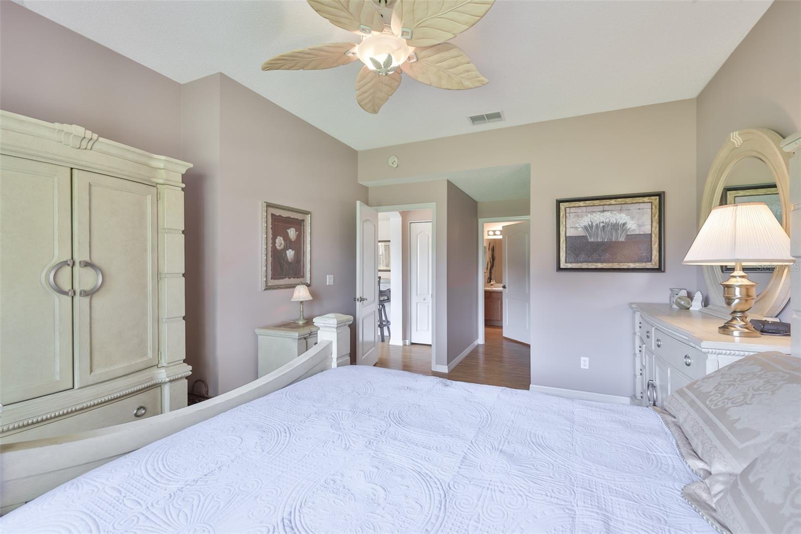 FAIRBOURNE CONDO - Residential