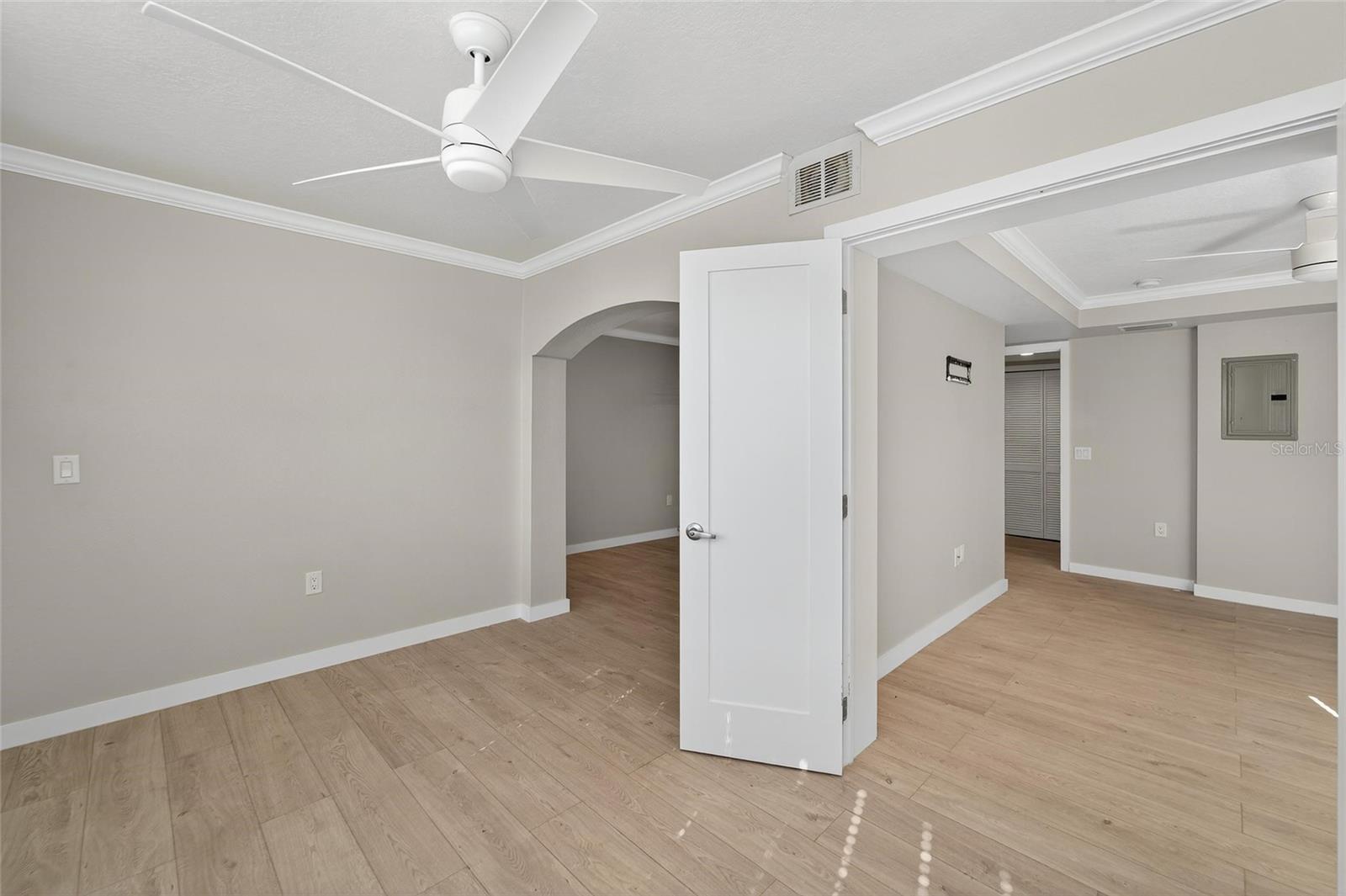 BAREFOOT BEACH RESORT - Residential