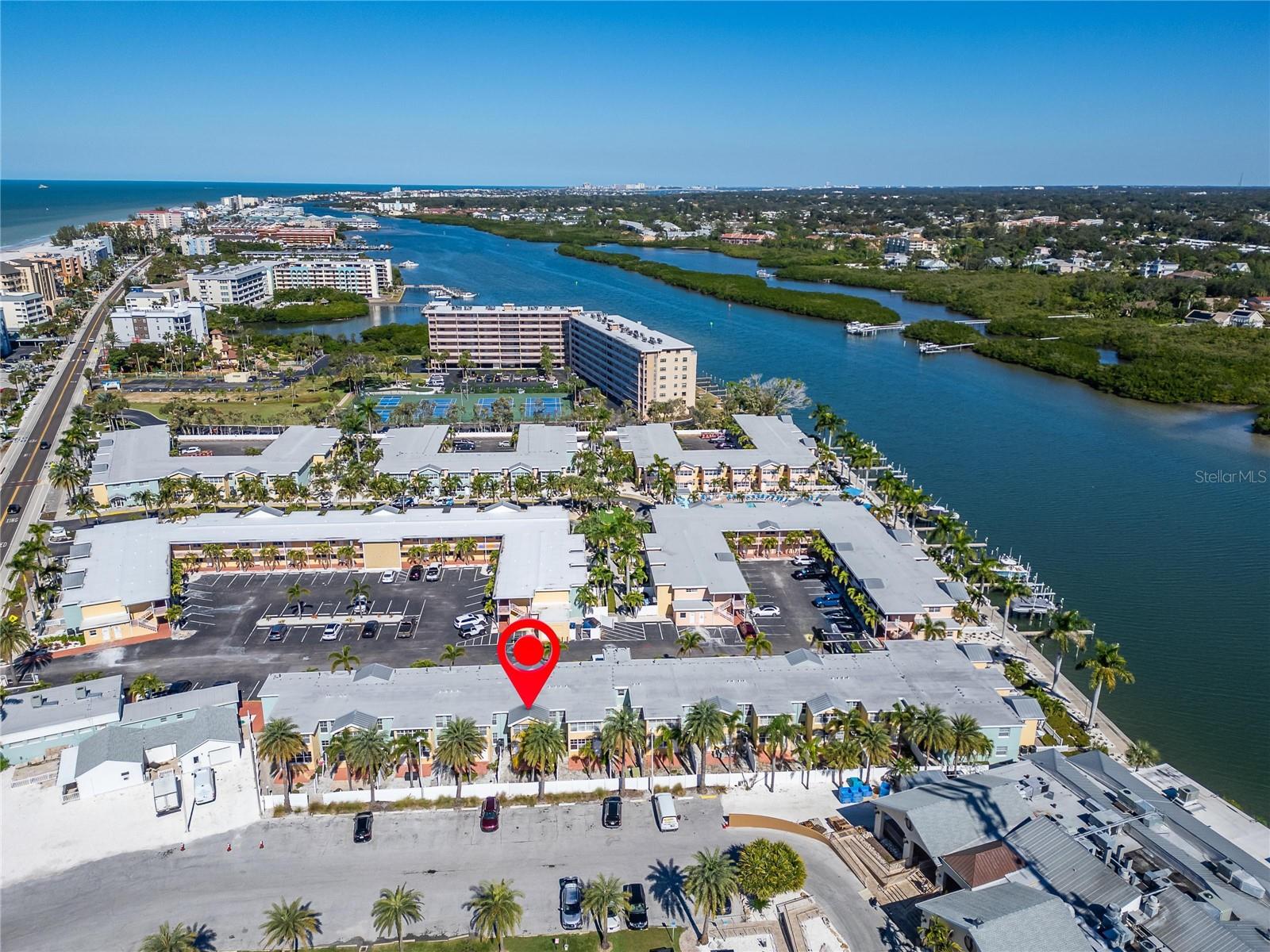 BAREFOOT BEACH RESORT - Residential