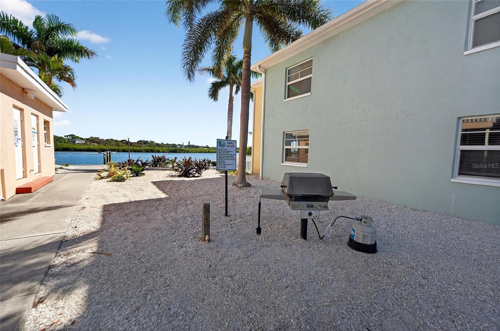 BAREFOOT BEACH RESORT - Residential