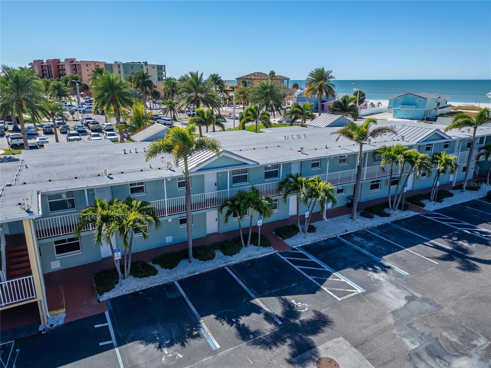 BAREFOOT BEACH RESORT - Residential