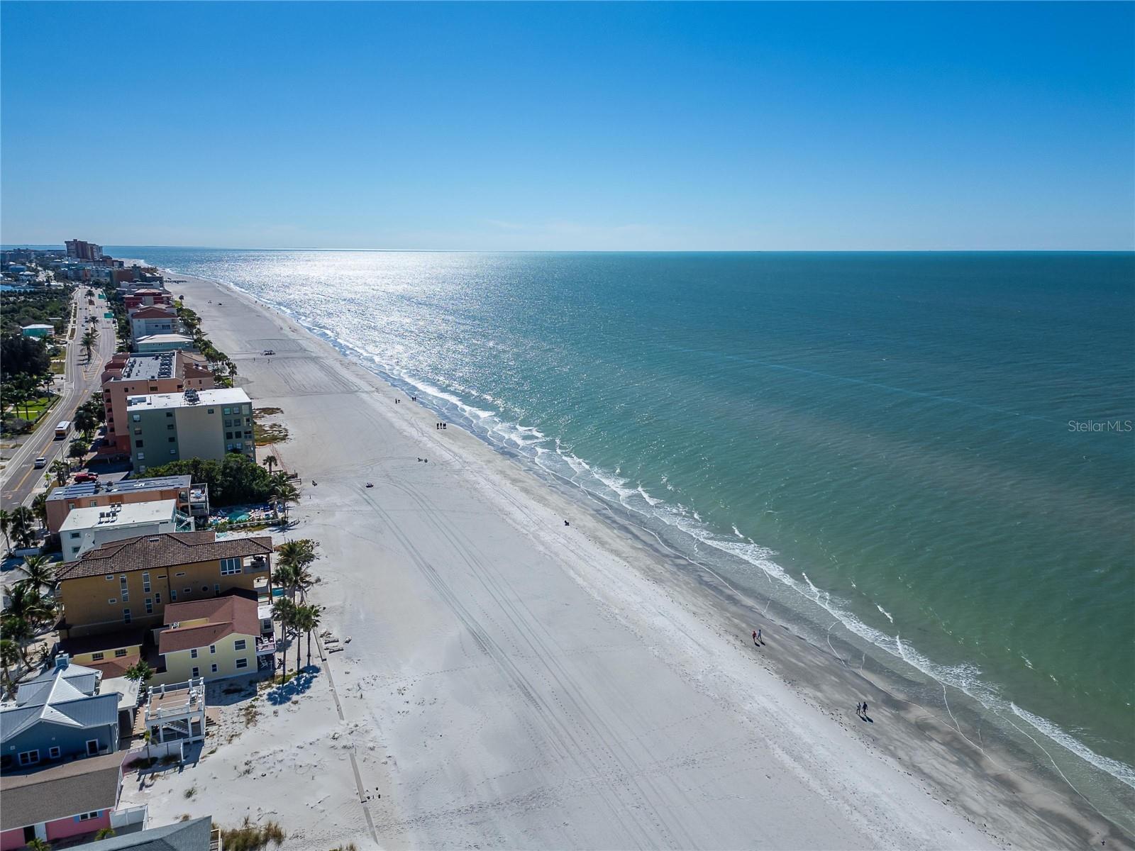 BAREFOOT BEACH RESORT - Residential