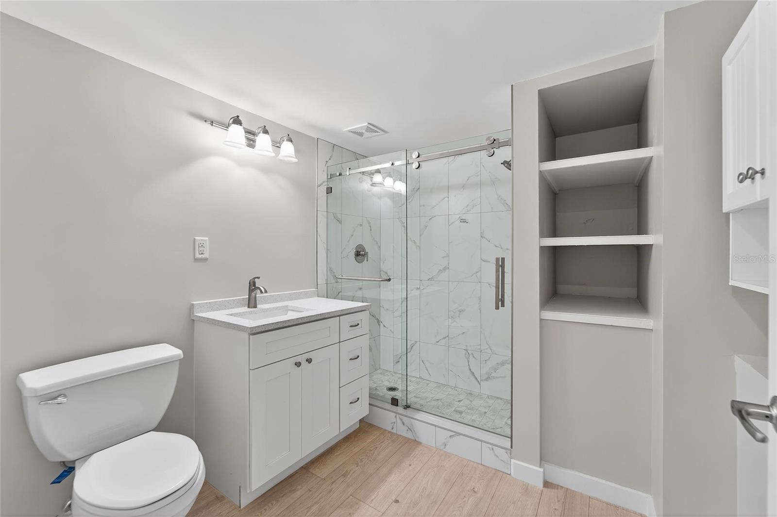 BAREFOOT BEACH RESORT - Residential