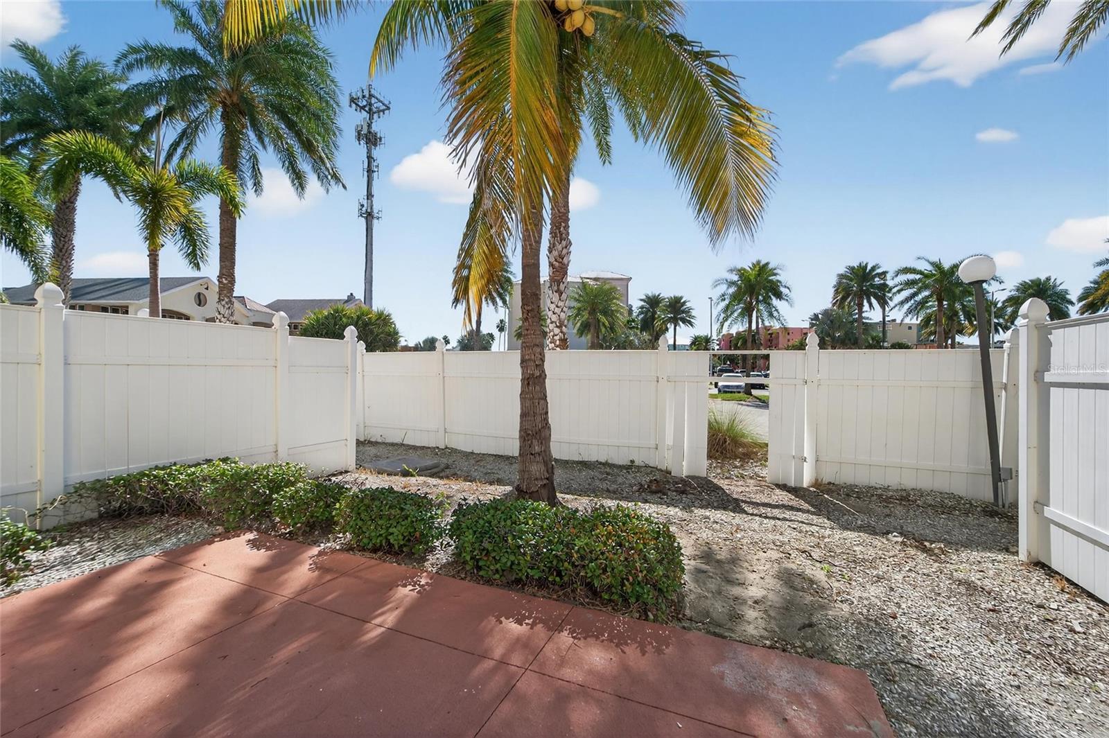 BAREFOOT BEACH RESORT - Residential