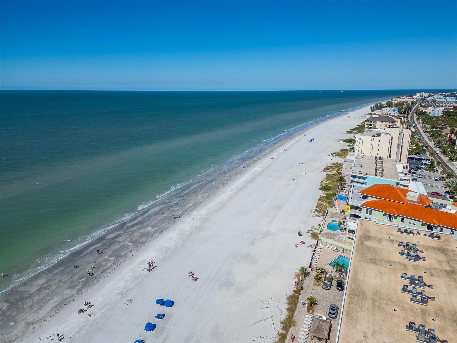 BAREFOOT BEACH RESORT - Residential