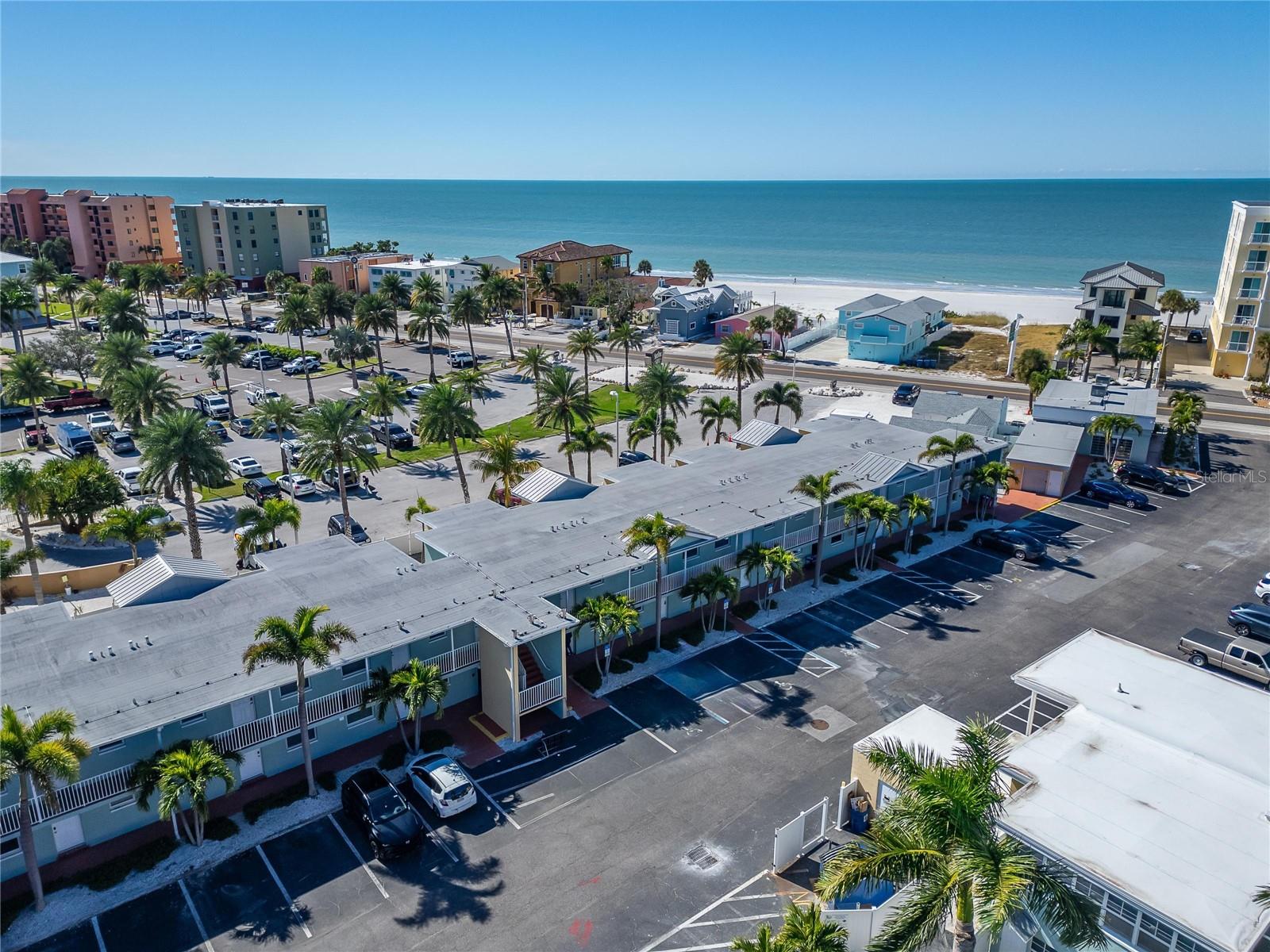 BAREFOOT BEACH RESORT - Residential