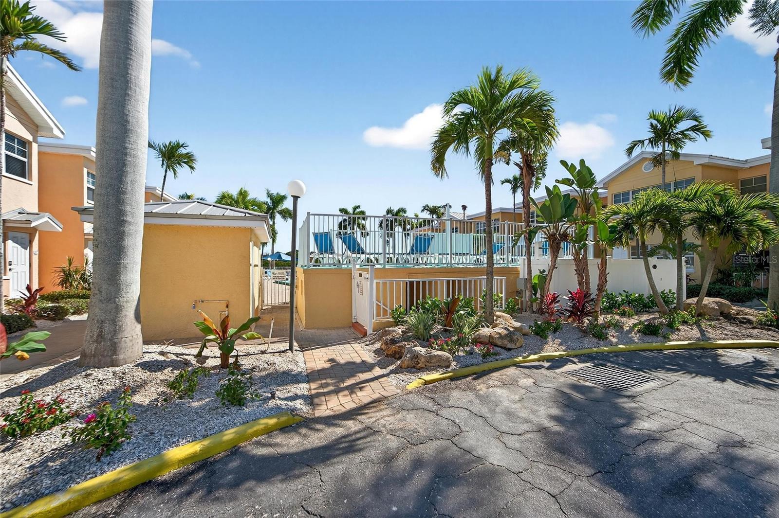 BAREFOOT BEACH RESORT - Residential