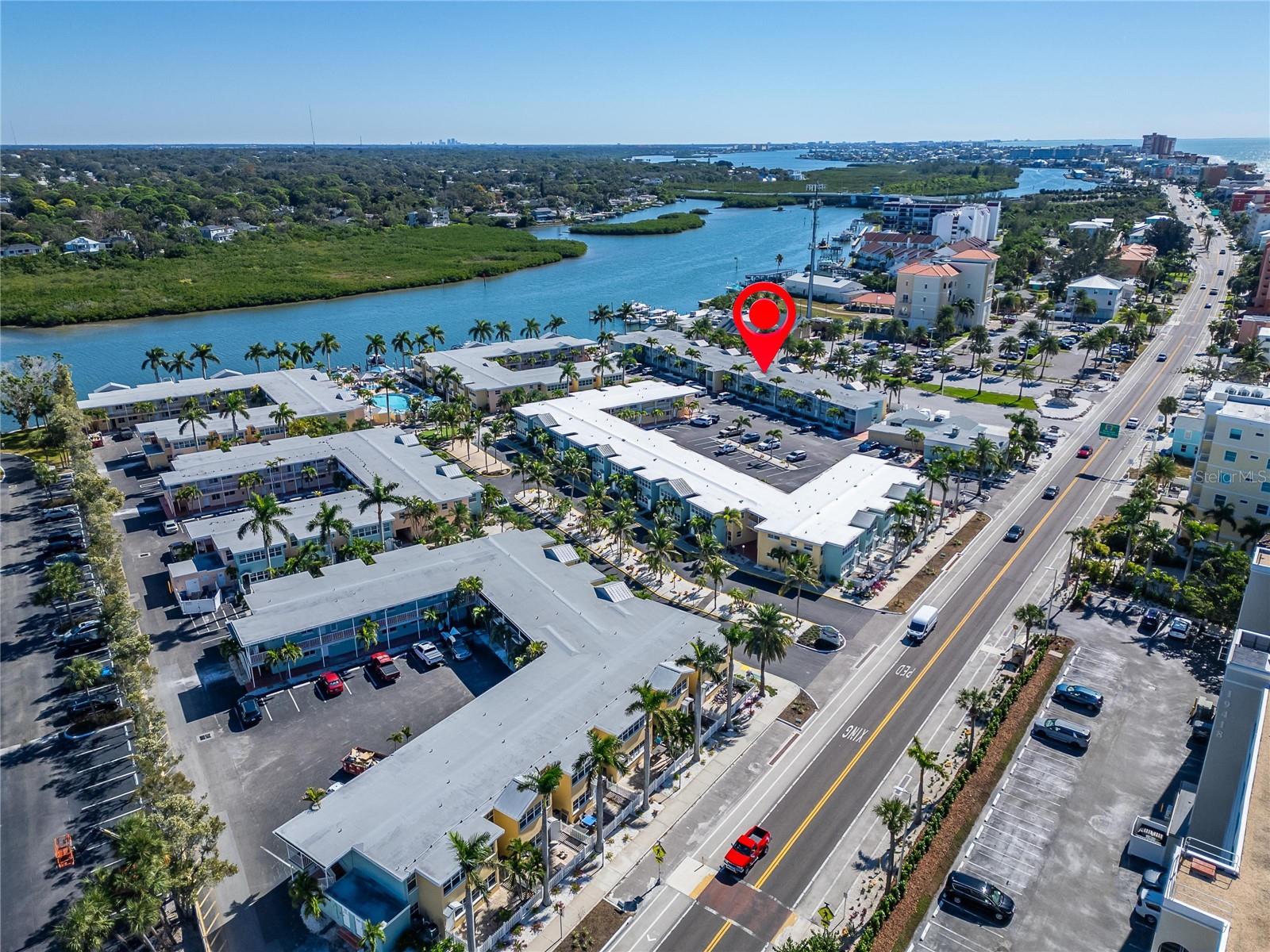 BAREFOOT BEACH RESORT - Residential