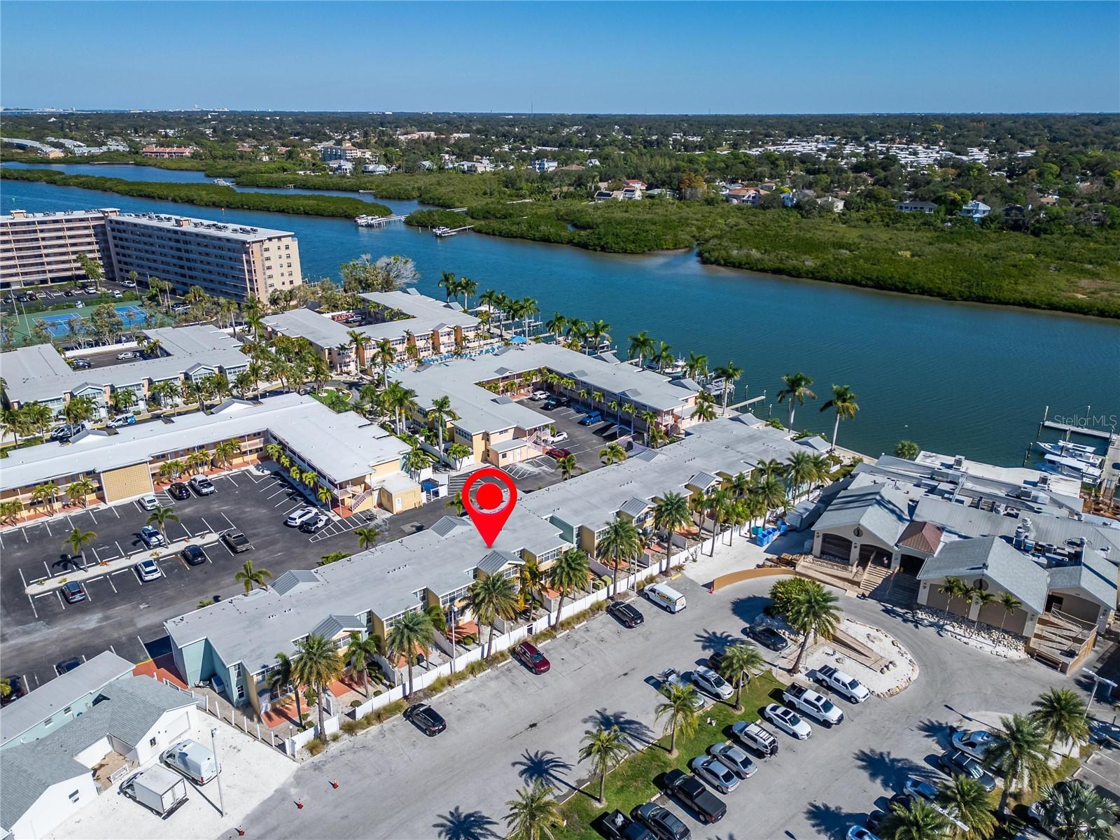 BAREFOOT BEACH RESORT - Residential