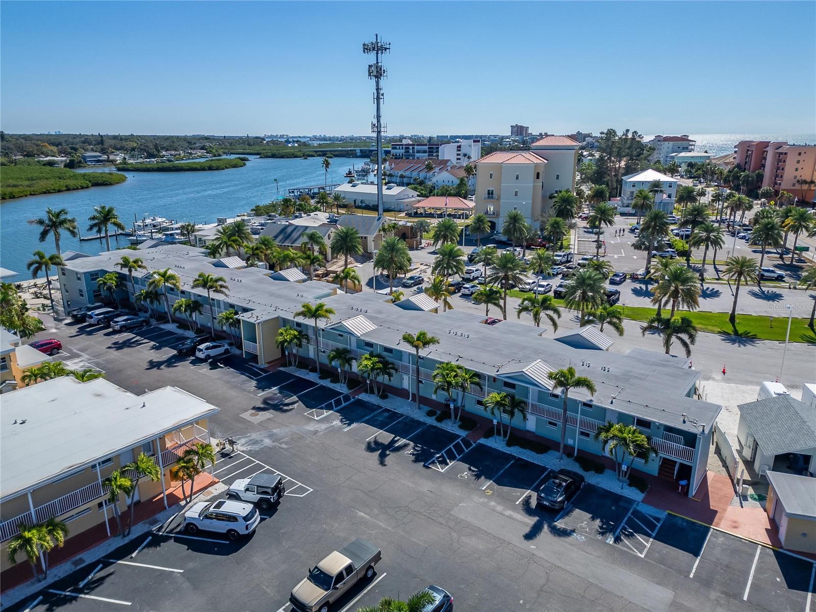 BAREFOOT BEACH RESORT - Residential