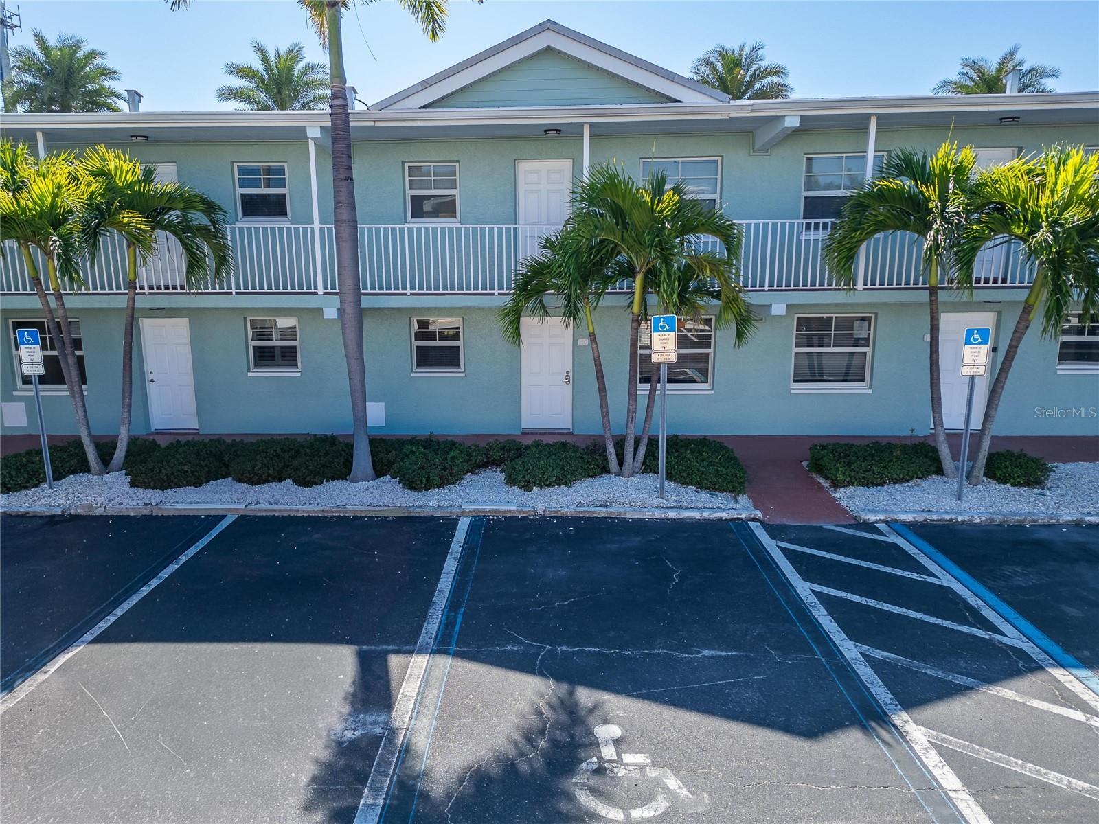 BAREFOOT BEACH RESORT - Residential