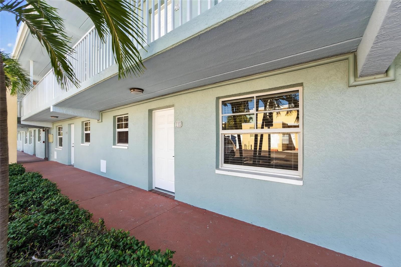 BAREFOOT BEACH RESORT - Residential