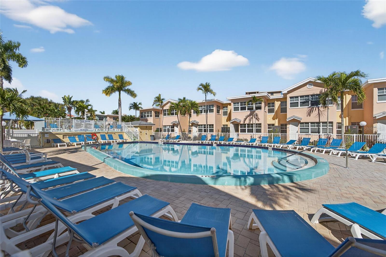 BAREFOOT BEACH RESORT - Residential