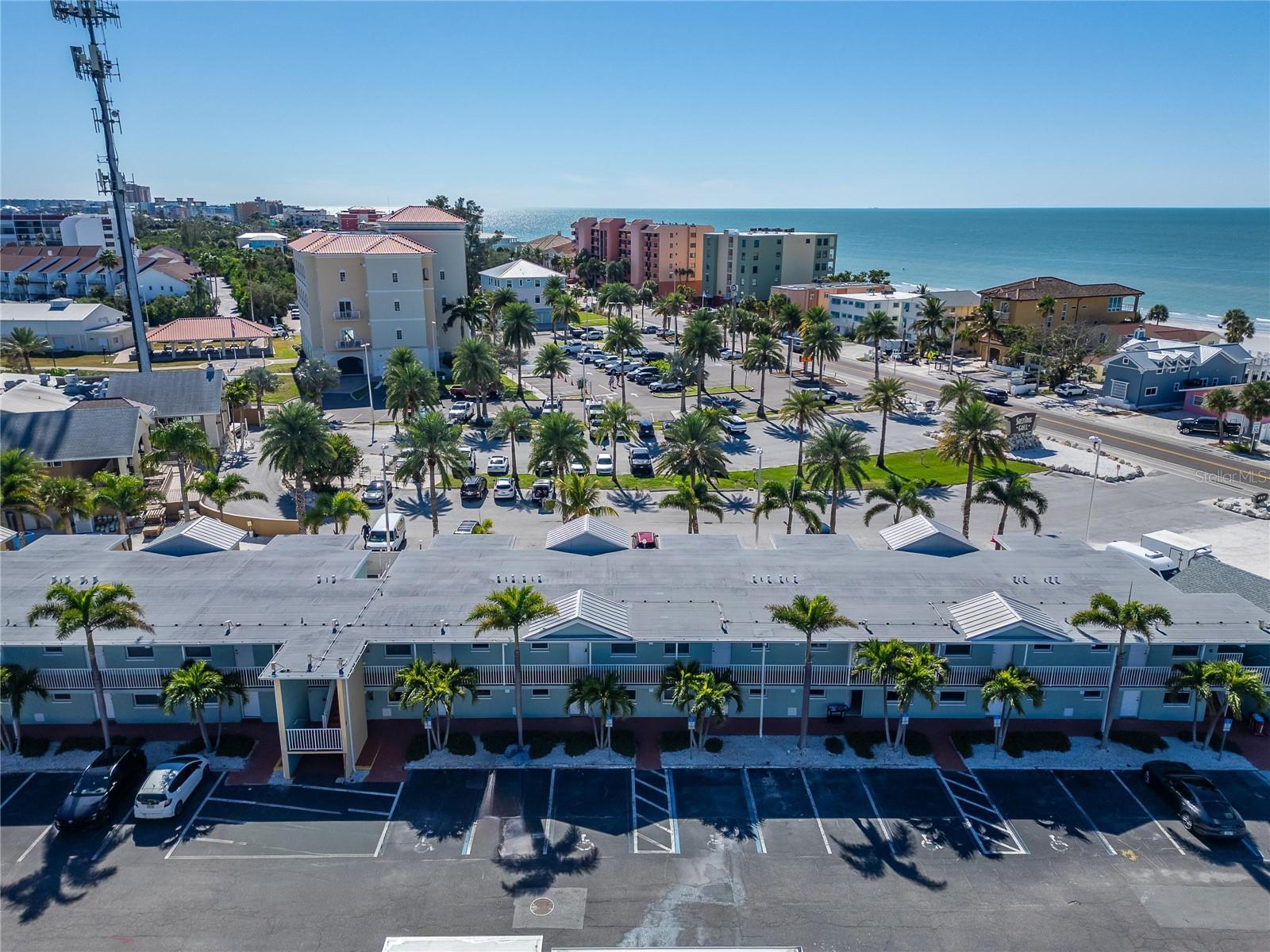 BAREFOOT BEACH RESORT - Residential