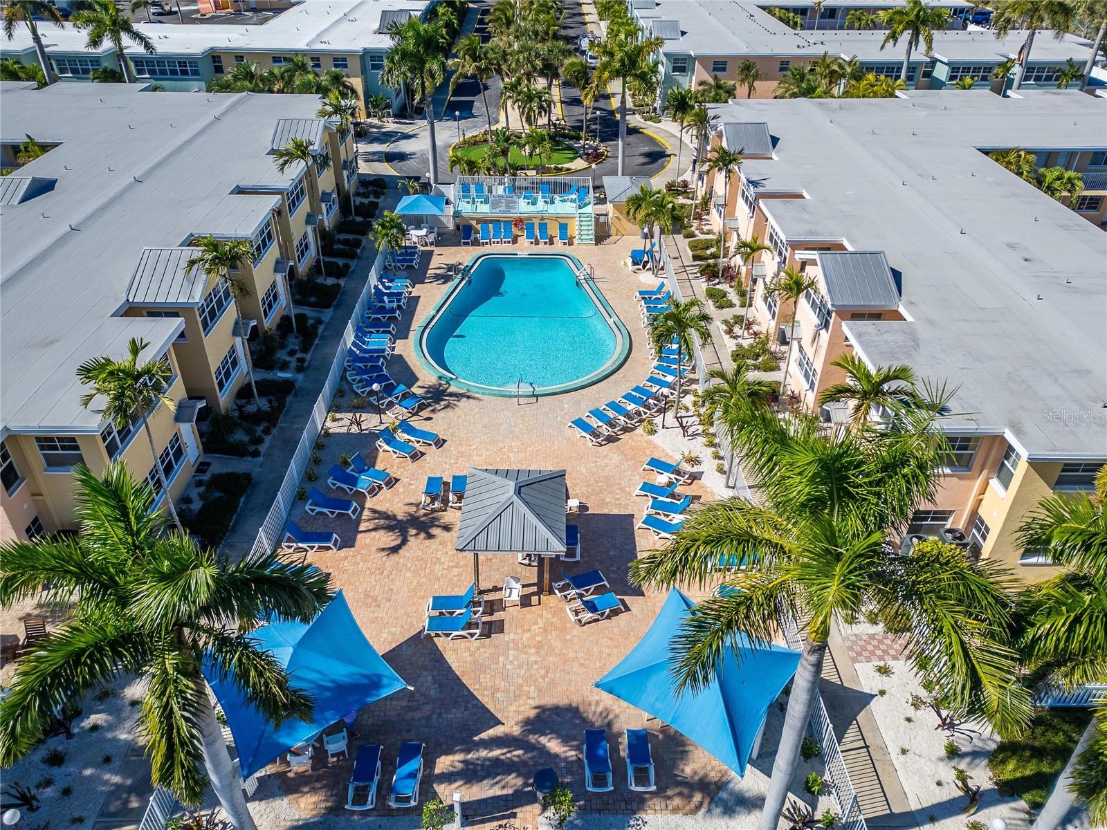 BAREFOOT BEACH RESORT - Residential