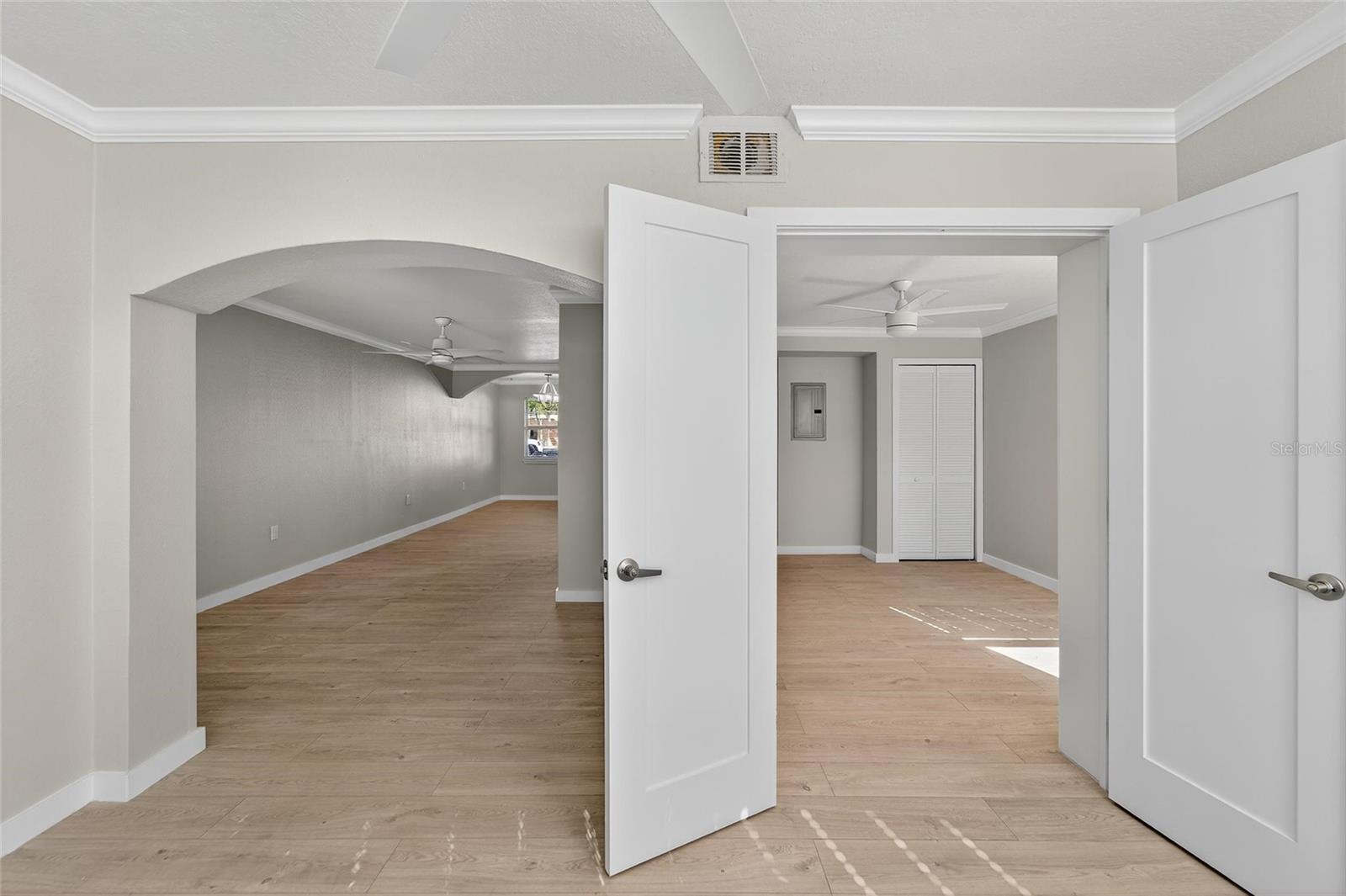 BAREFOOT BEACH RESORT - Residential