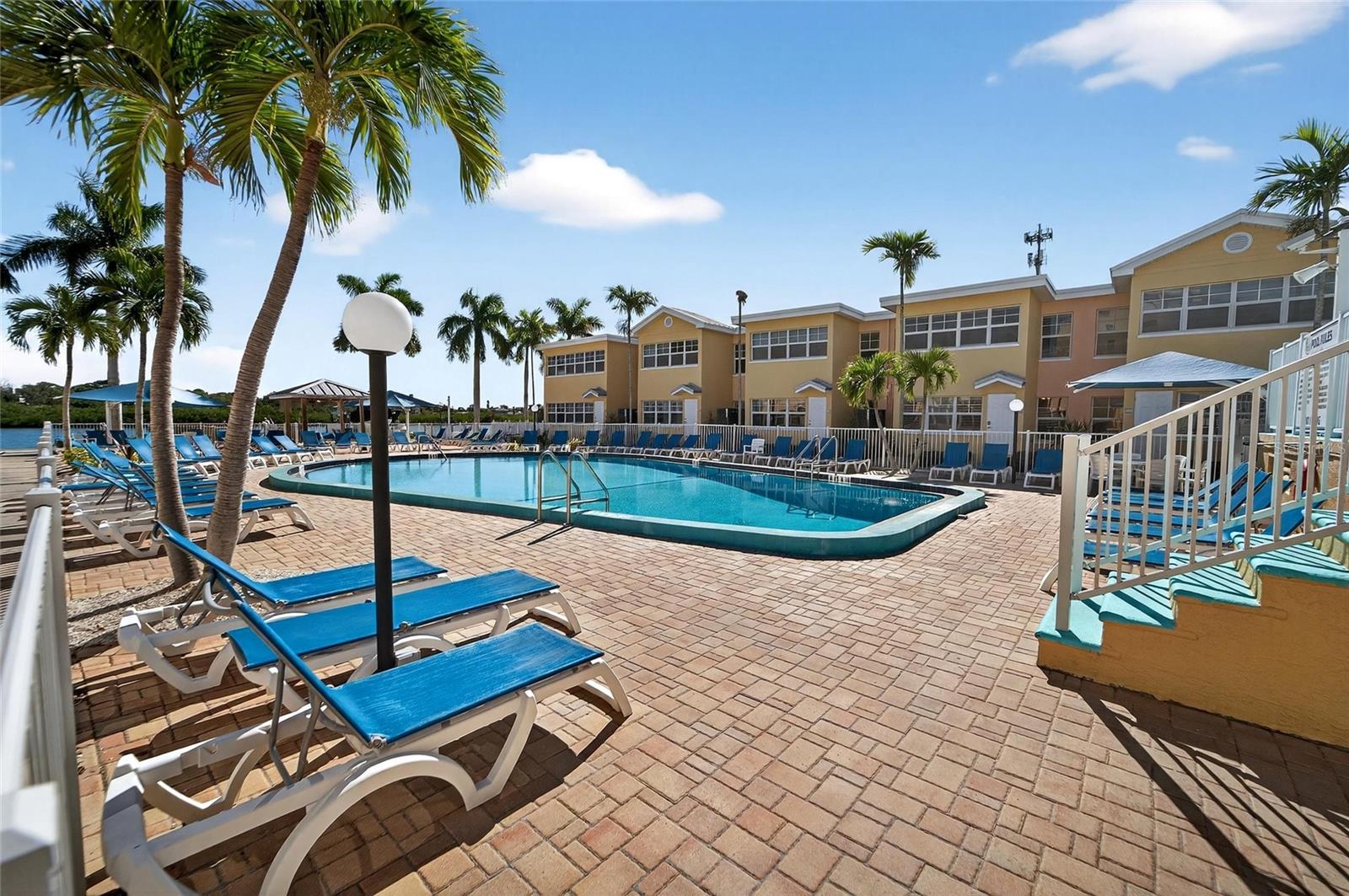 BAREFOOT BEACH RESORT - Residential