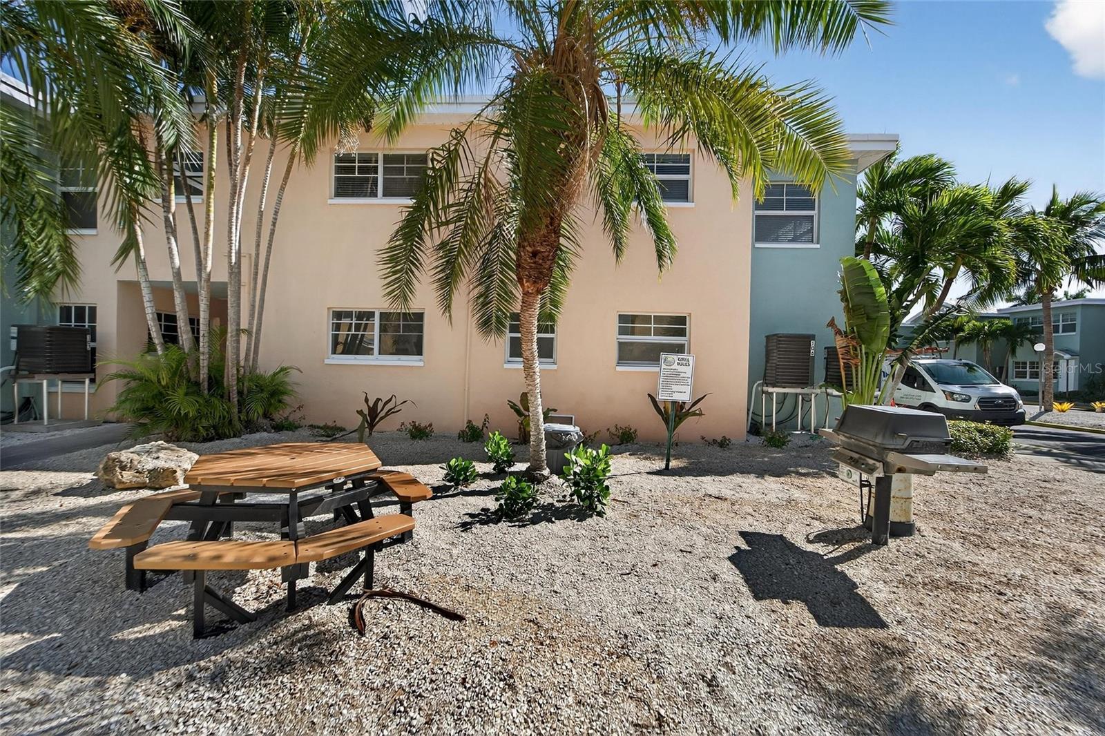 BAREFOOT BEACH RESORT - Residential