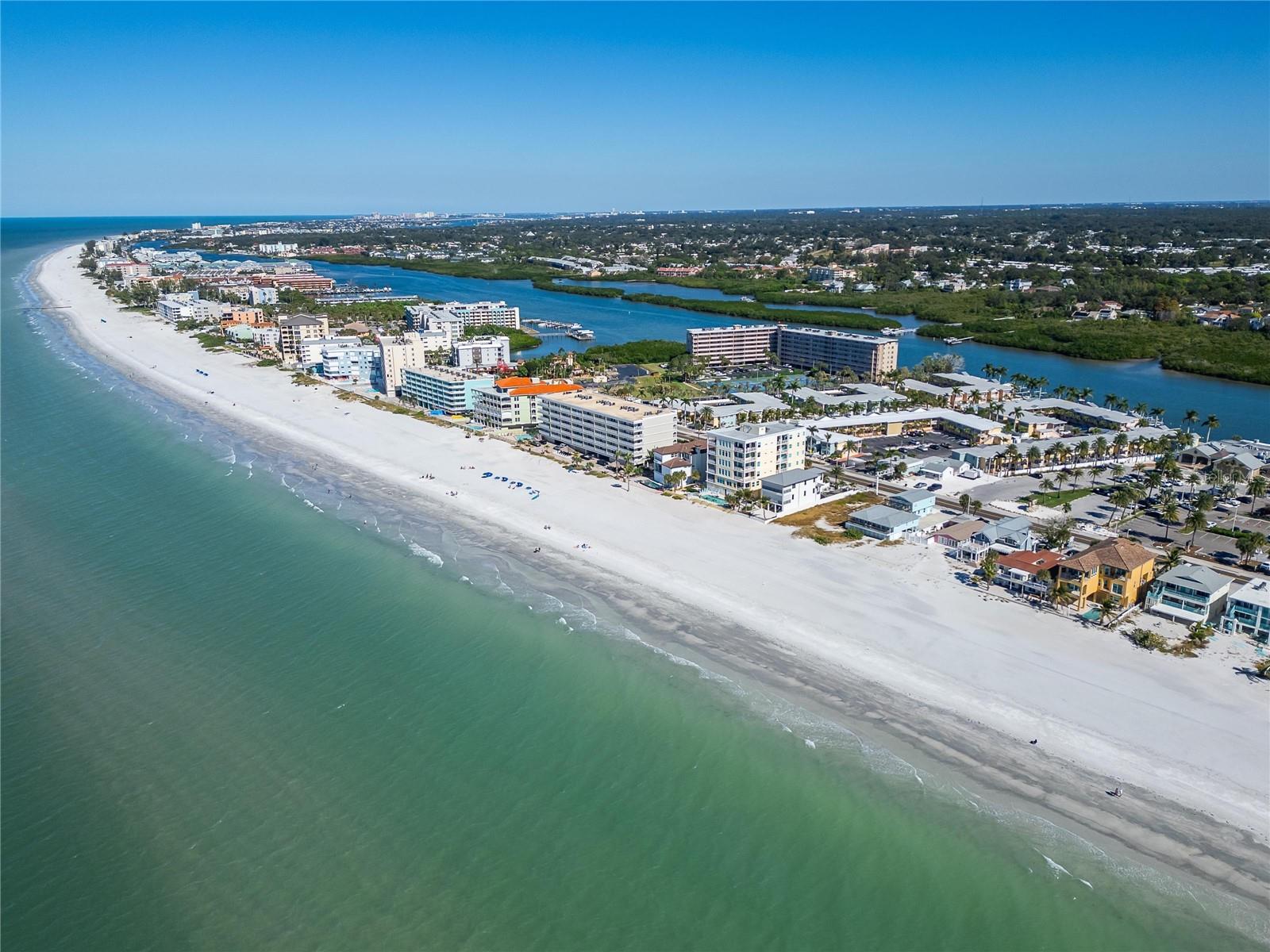 BAREFOOT BEACH RESORT - Residential